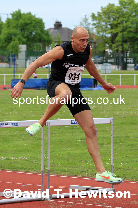 Men and Boys hurdles, 2022 North Eastern Track and Field Champs., Middlesbrough. David T. Hewitson/Sports for All Pics